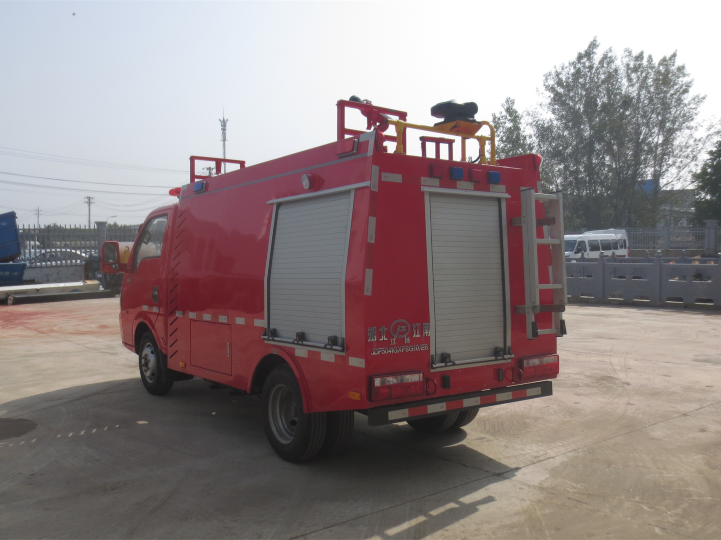 藍牌東風1噸單排水罐消防車