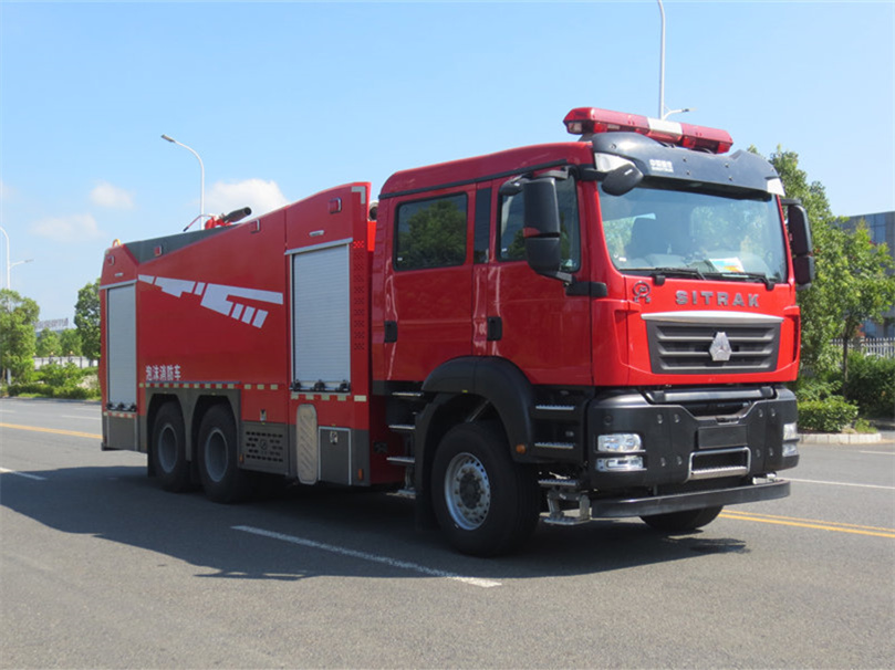 汕德卡13噸水罐消防車