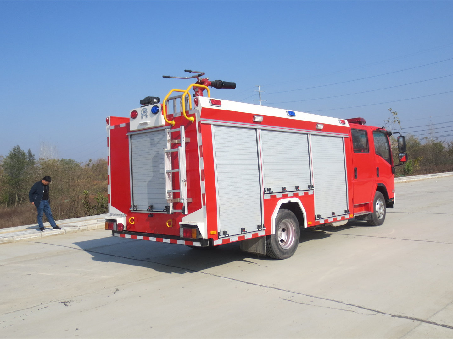 3.5噸五十鈴泡沫消防車