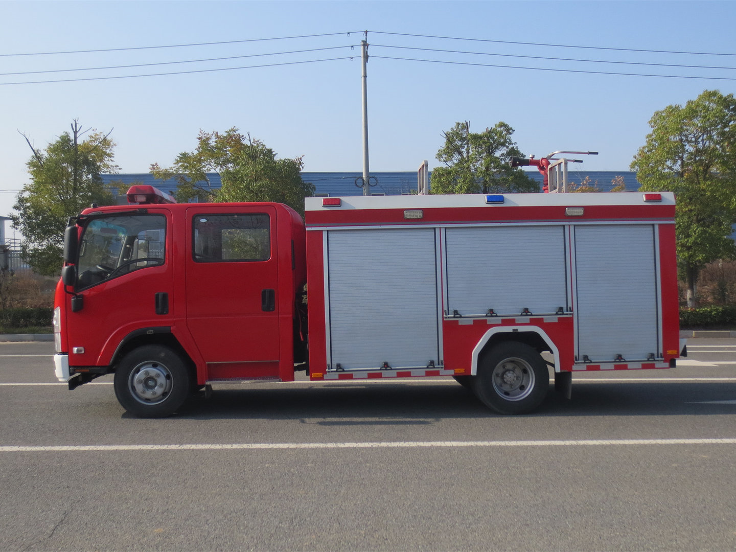 4噸五十鈴泡沫消防車