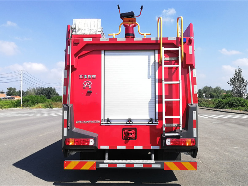 6噸重汽中型泡沫消防車(chē)