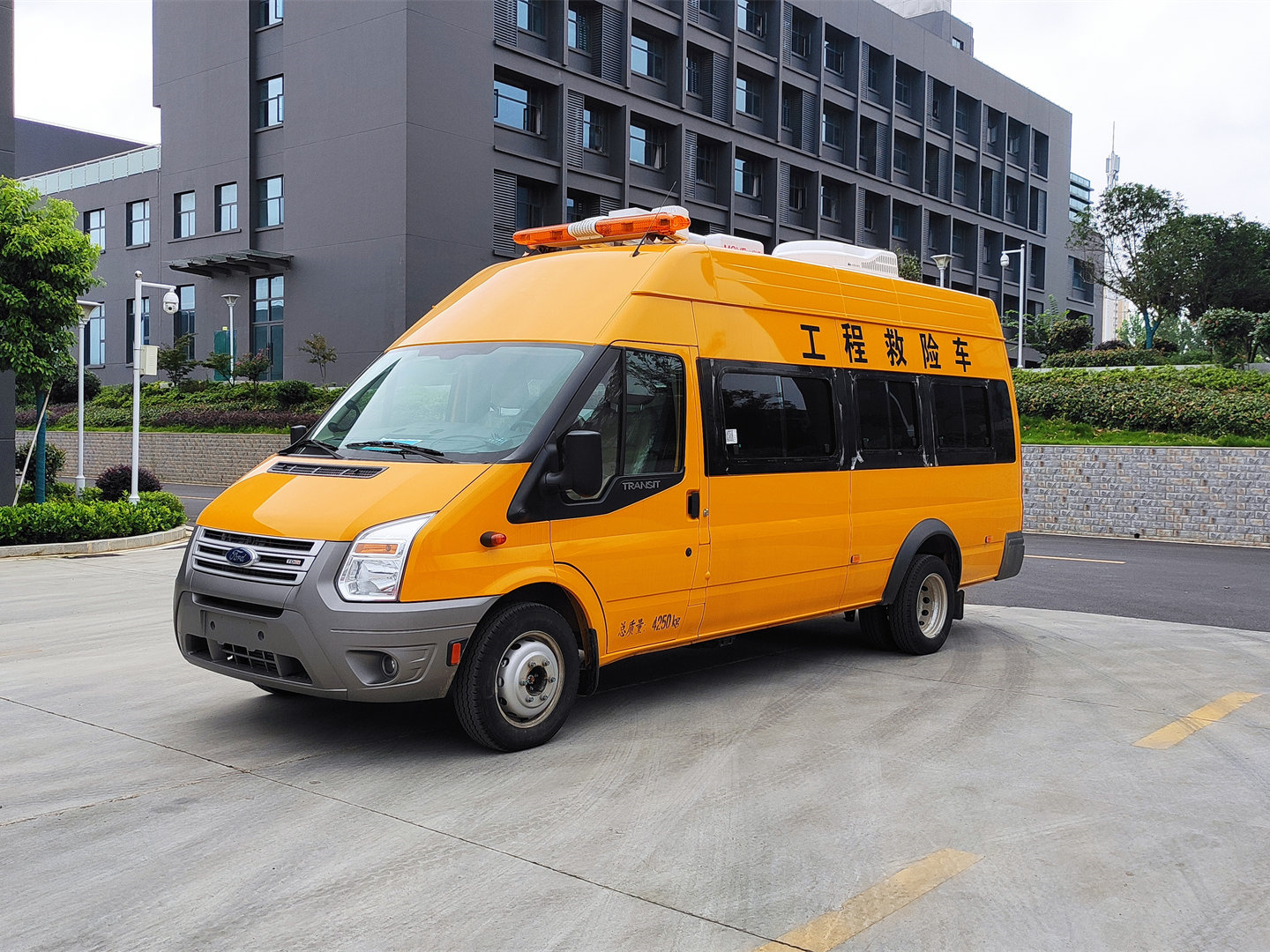 依維柯救險(xiǎn)車