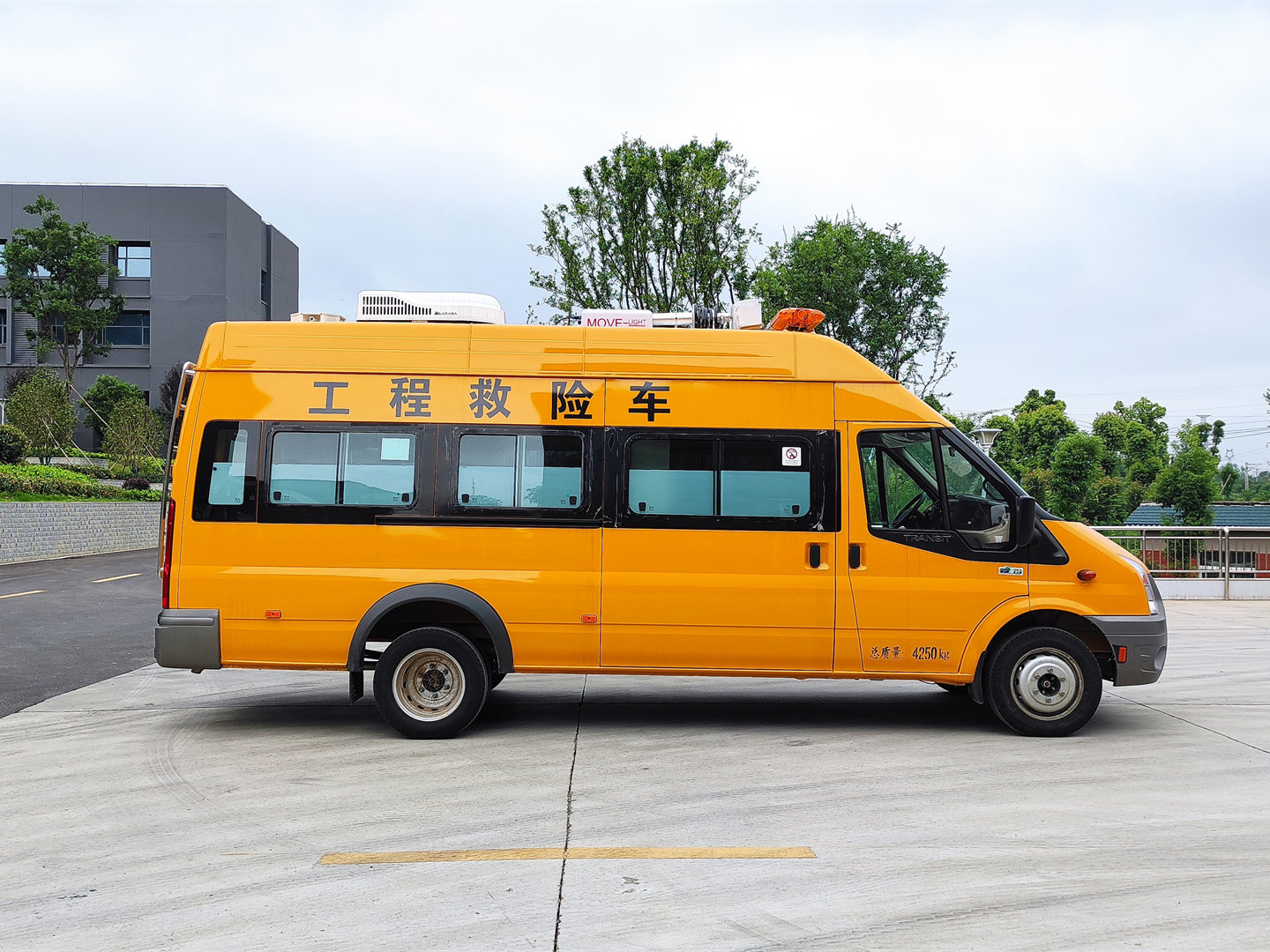 依維柯救險車